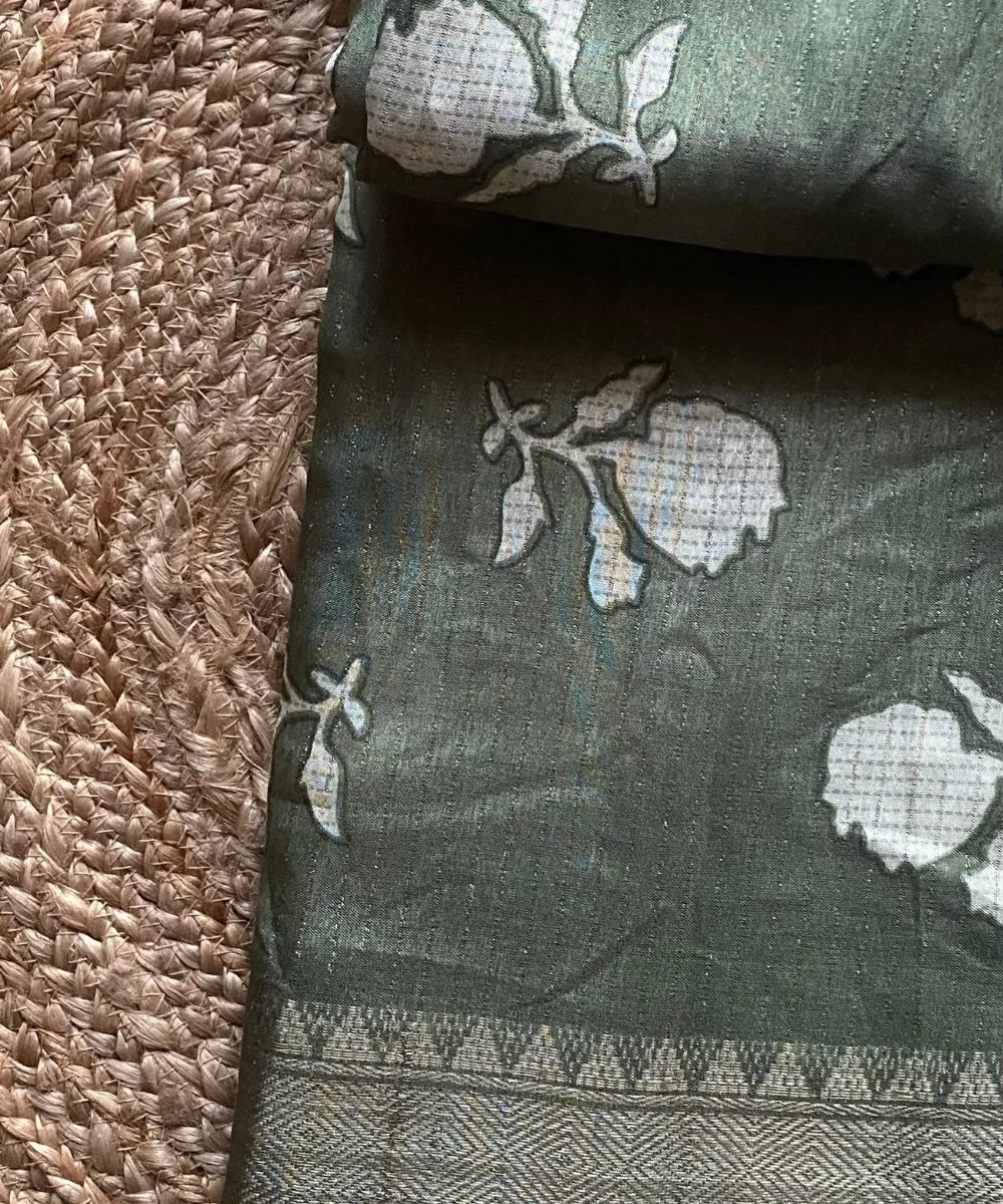 Women's Floral Print Saree Online