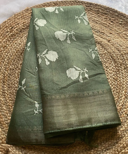 Women's Floral Print Saree Online